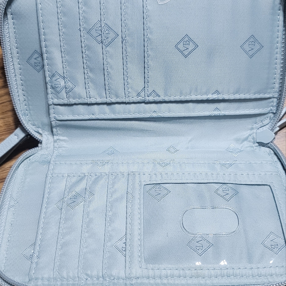 Crossbody - Picture 3 of 4